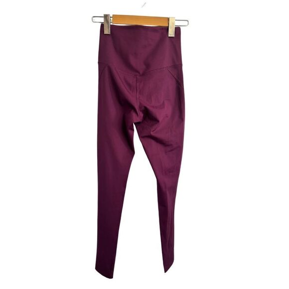 Girlfriend Collective Compressive High-Rise Legging Plum - Picture 3 of 6